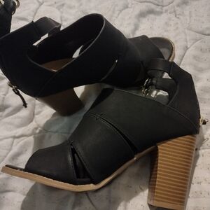 Qupid Nubuck Sandals